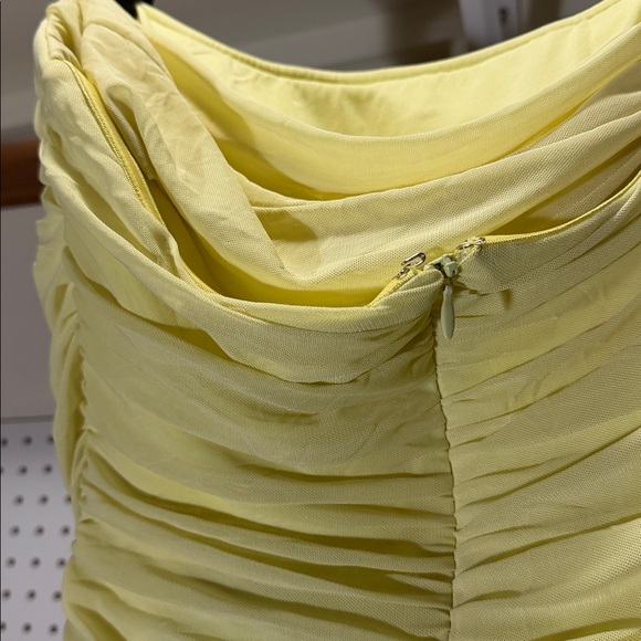 BABYBOO butter Yellow Ruched Maxi Dress. Size Medium NEW WITH TAGS - Picture 6 of 7